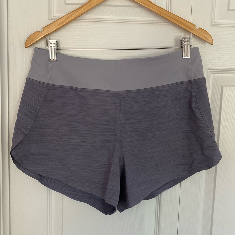 Athleta run with it textured 3.5 inch short